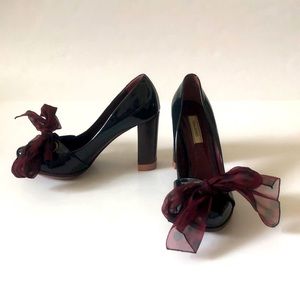 Nina Ricci 36 High Heel Black Patent Leather Shoe Burgundy Polka Dot Bow Excelle
